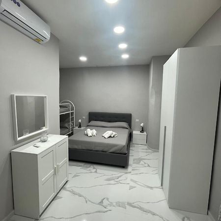 B&B Vittoria Наполи Екстериор снимка