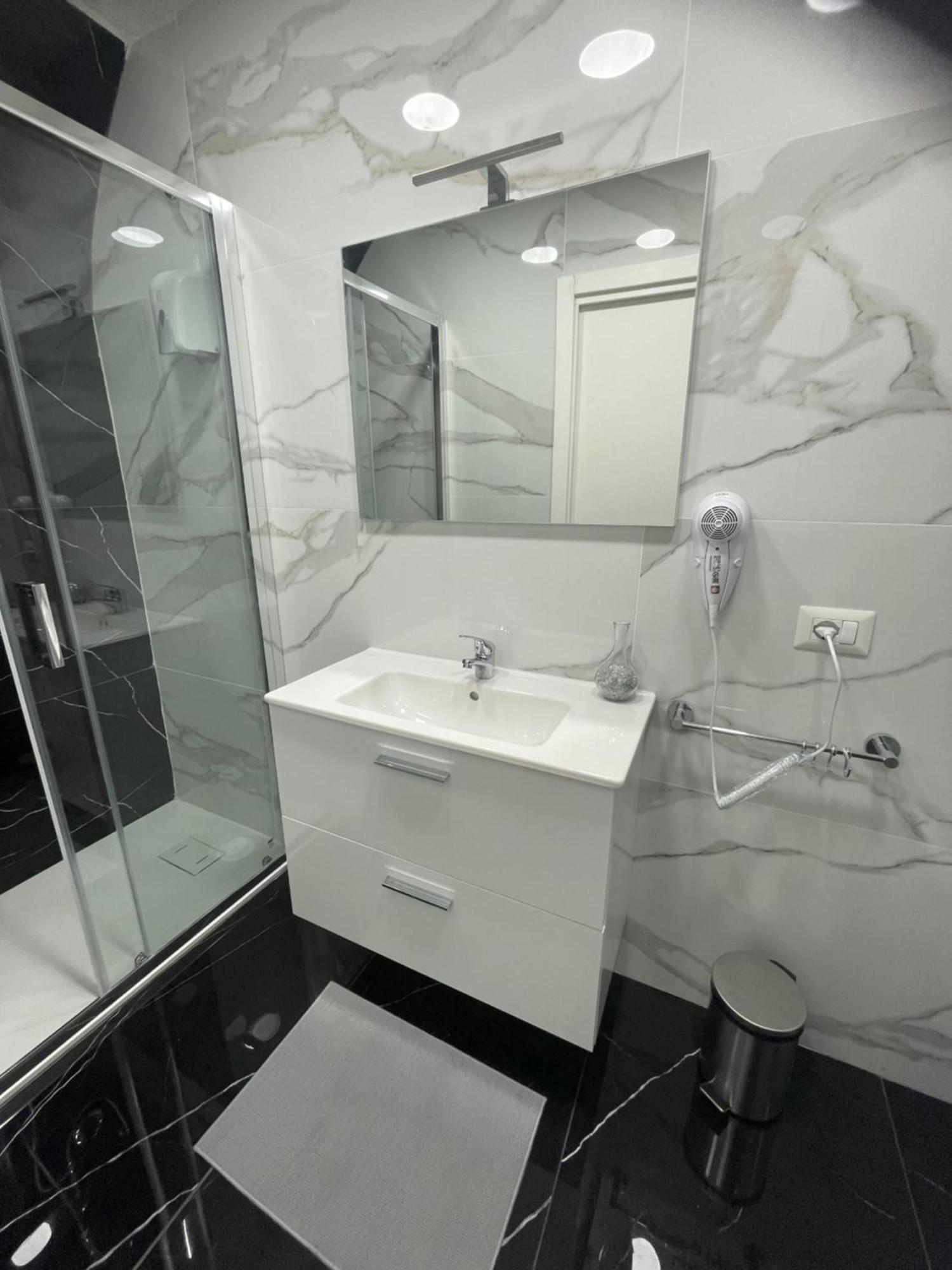 B&B Vittoria Наполи Екстериор снимка