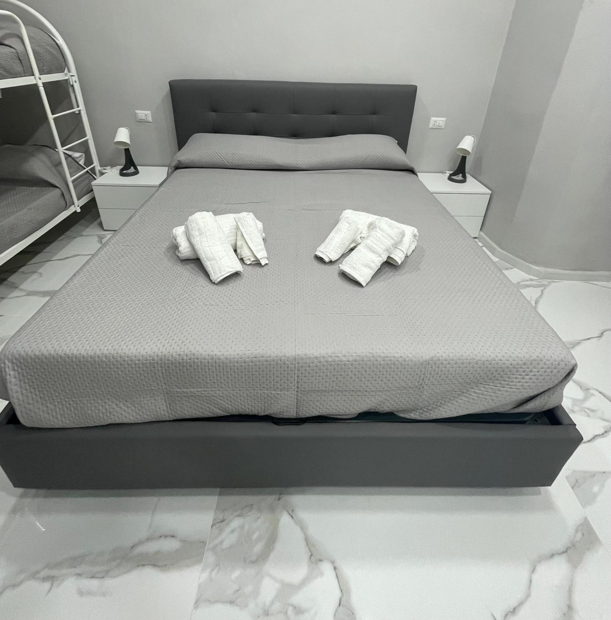 B&B Vittoria Наполи Екстериор снимка